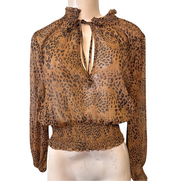 Forever 21 Cheetah Print Sheer Cropped Blouse M NWT - Picture 2 of 8